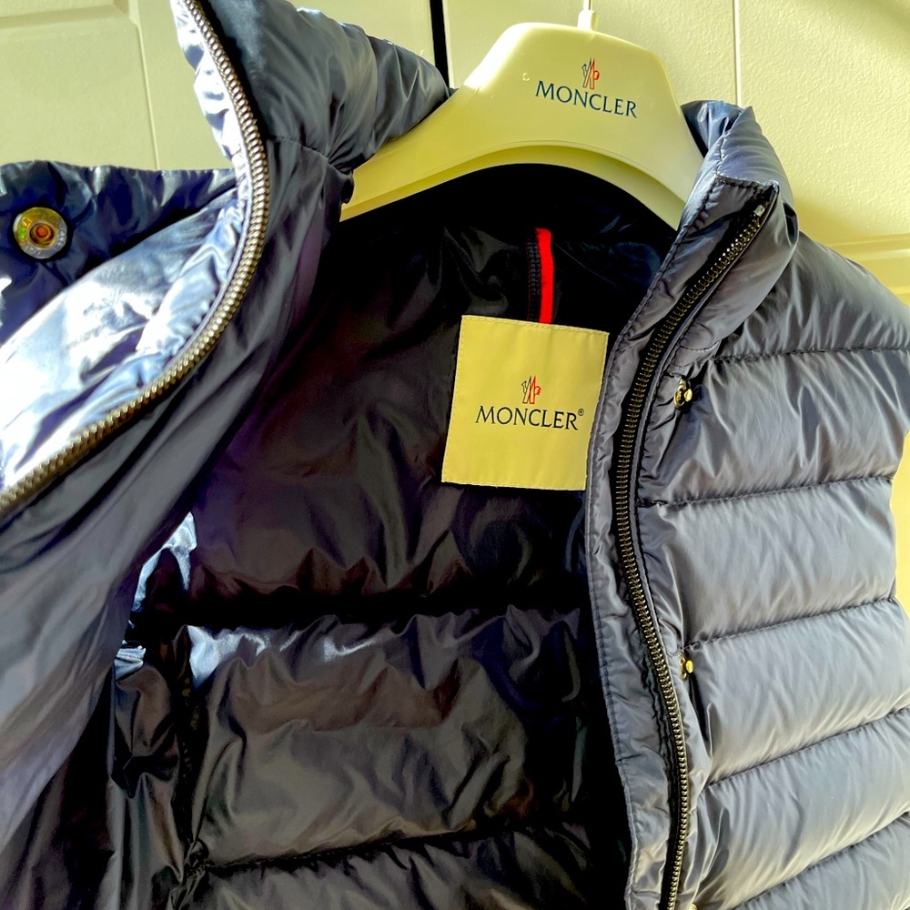 Authentic Moncler vest. Girls sz 8.